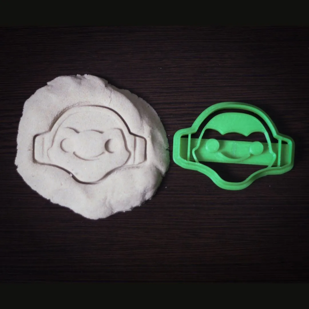 Lucio Frog Headphones Cookie Cutter | Video Game Party Cookie Shapes